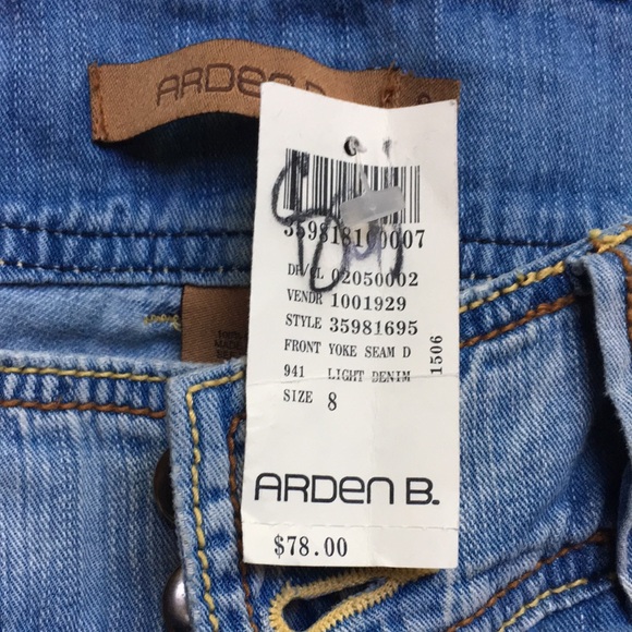 Arden B Distressed Cropped Jeans - Picture 7 of 9
